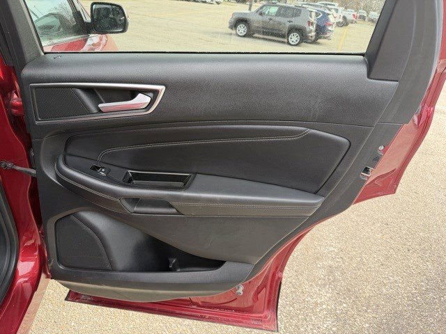 Used 2015 Ford Edge Titanium image 18