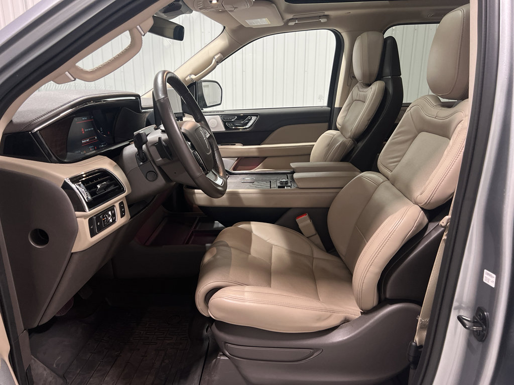 Used 2023 Lincoln Navigator L Reserve image 18