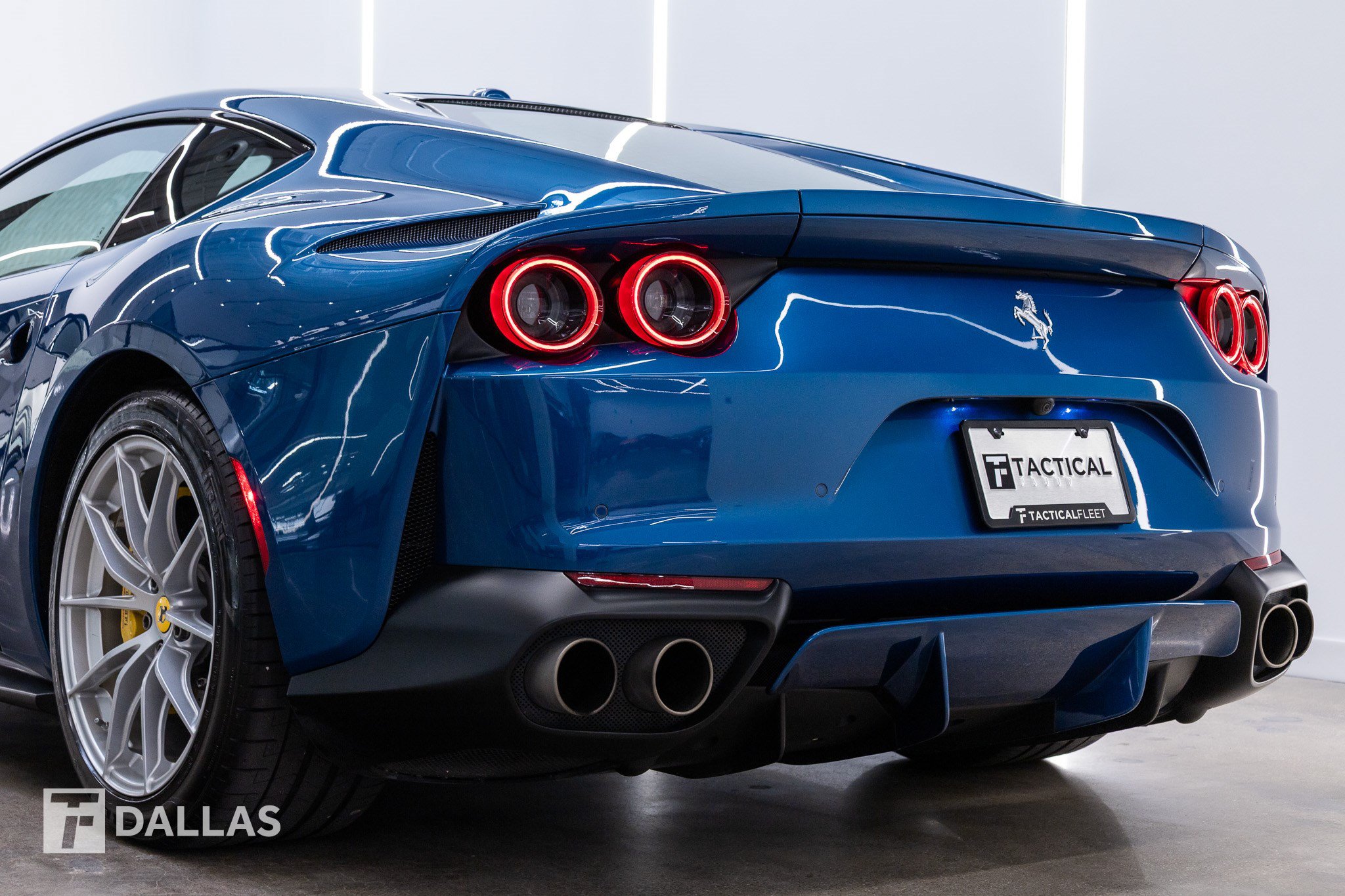 Used 2018 Ferrari 812 Superfast RWD image 12
