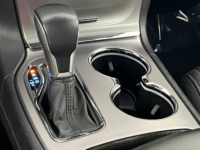 Used 2020 Jeep Grand Cherokee Laredo w/ 18" Wheel & 8.4" Radio Group image 37