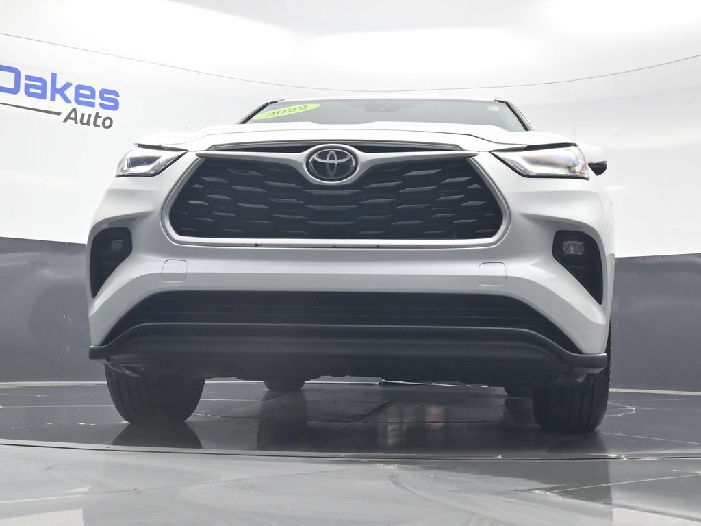 Used 2022 Toyota Highlander XLE AWD/4WD image 40