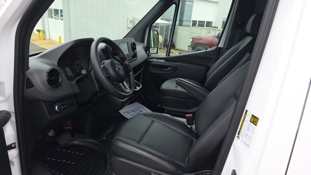 Used 2020 Mercedes-Benz Sprinter 3500 image 22