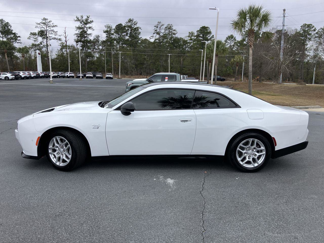 Used 2025 Dodge Charger R/T w/ Quick Order Package 25M R/T image 2