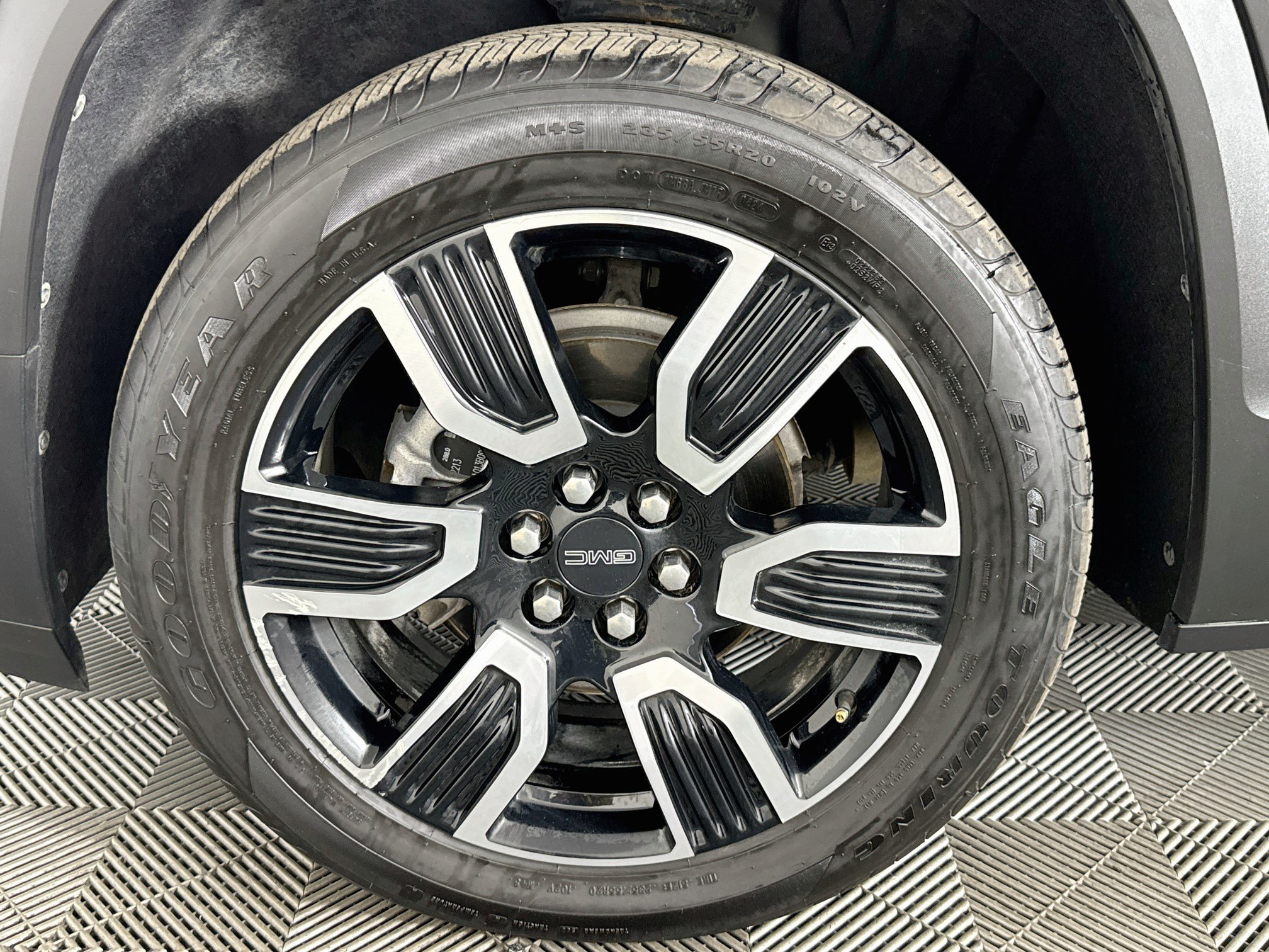 Used 2021 GMC Acadia SLE w/ Elevation Edition FWD image 36