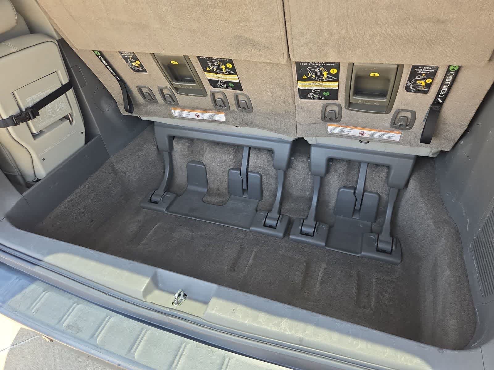 Used 2015 Toyota Sienna XLE w/ XLE Navigation Package FWD image 34
