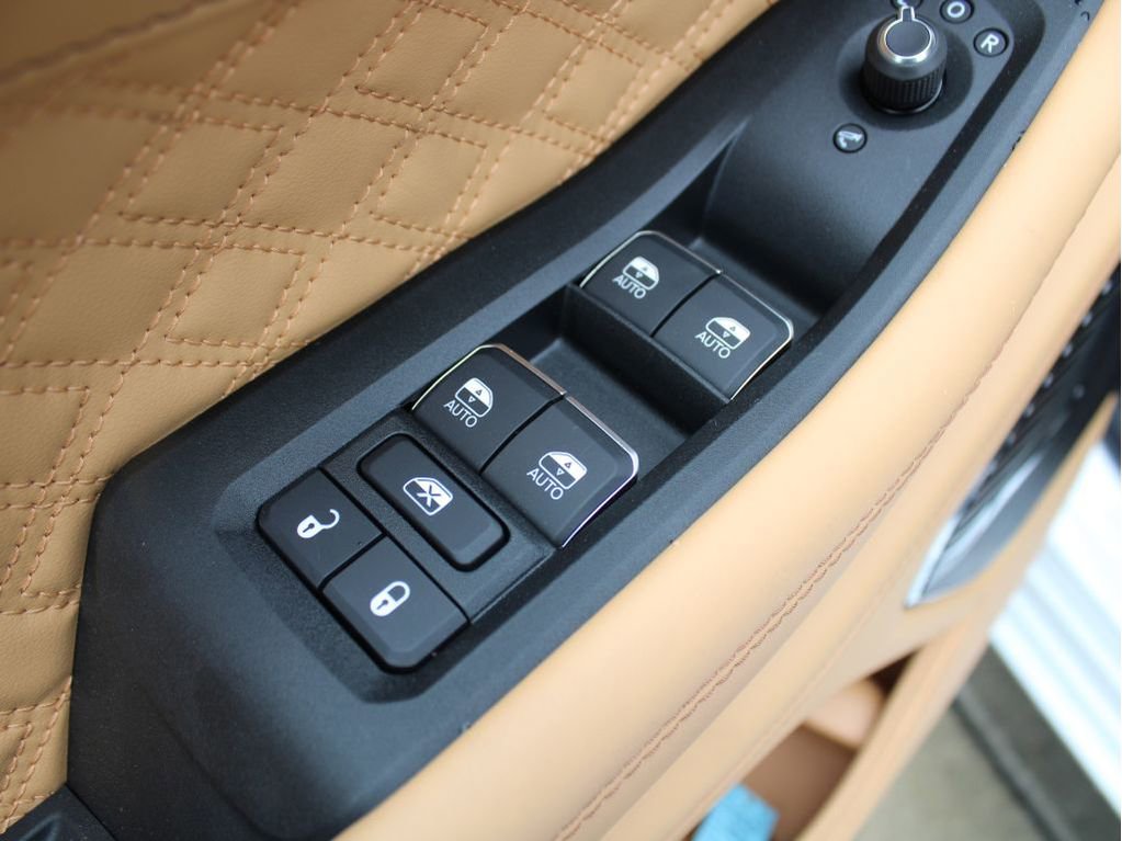 New 2025 Jeep Grand Cherokee Summit image 11