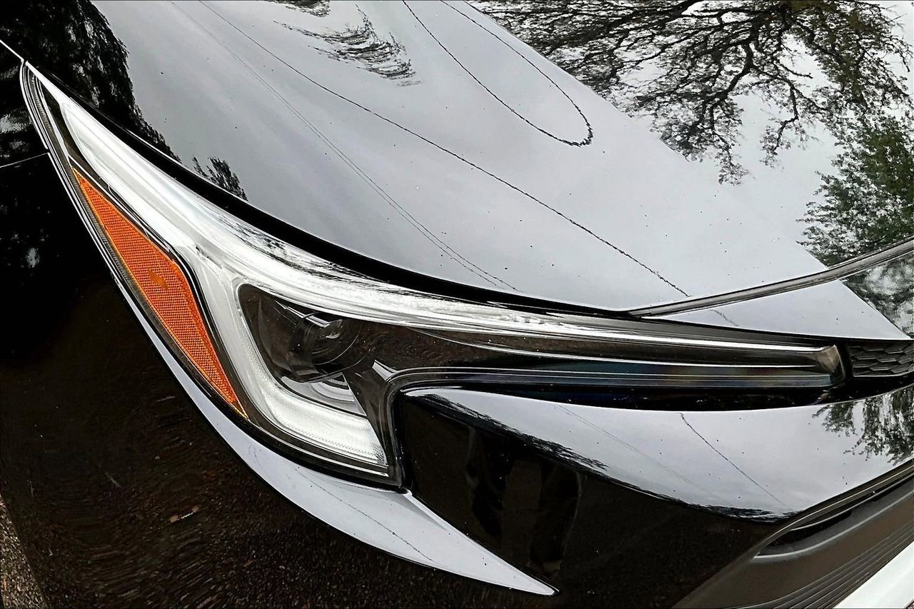 Used 2024 Toyota Corolla XLE FWD image 33