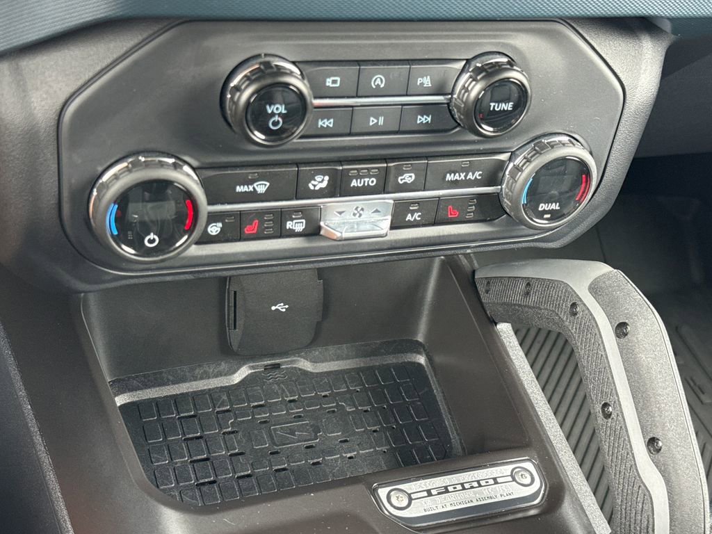 Used 2024 Ford Bronco Outer Banks image 23