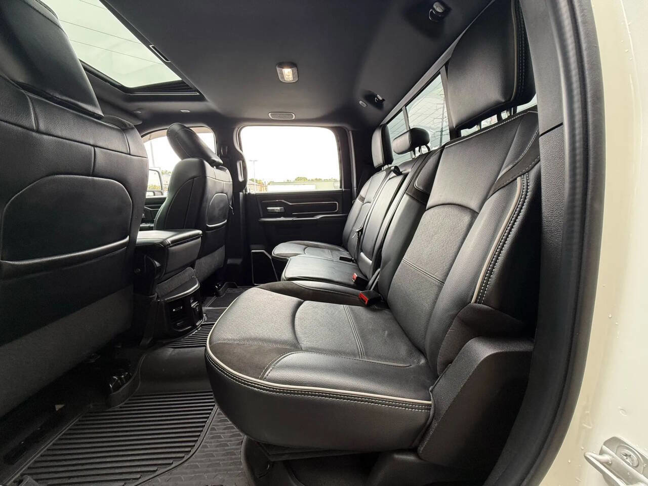 Used 2024 RAM 3500 Laramie w/ Night Edition image 37