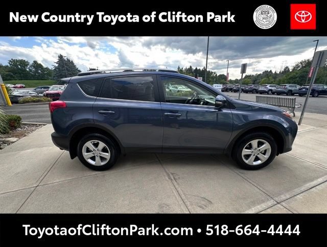 Used 2014 Toyota RAV4 XLE AWD/4WD image 2