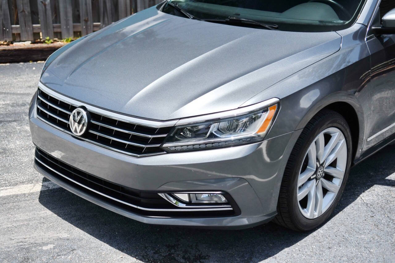 Used 2016 Volkswagen Passat 1.8T w/ Lighting Package FWD image 5