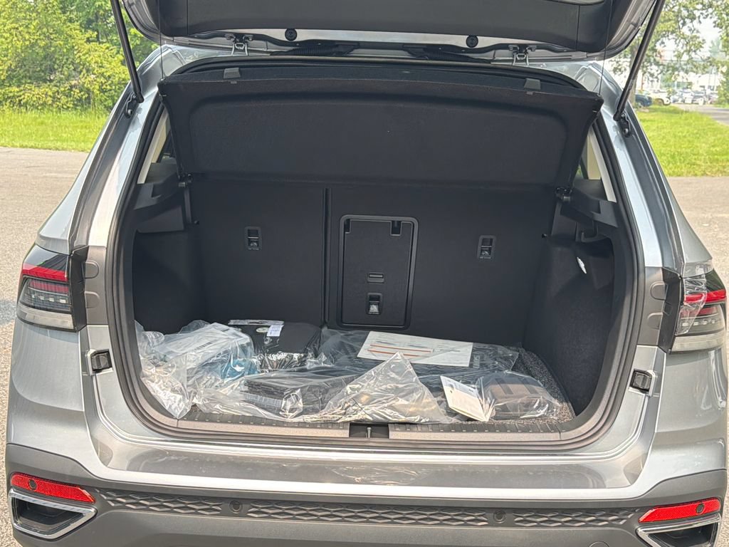 New 2026 Volkswagen Taos SEL AWD/4WD image 25
