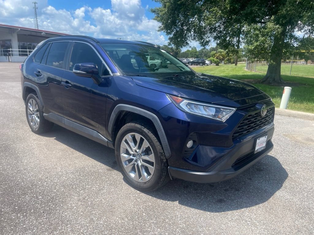 Used 2019 Toyota RAV4 XLE Premium FWD image 1