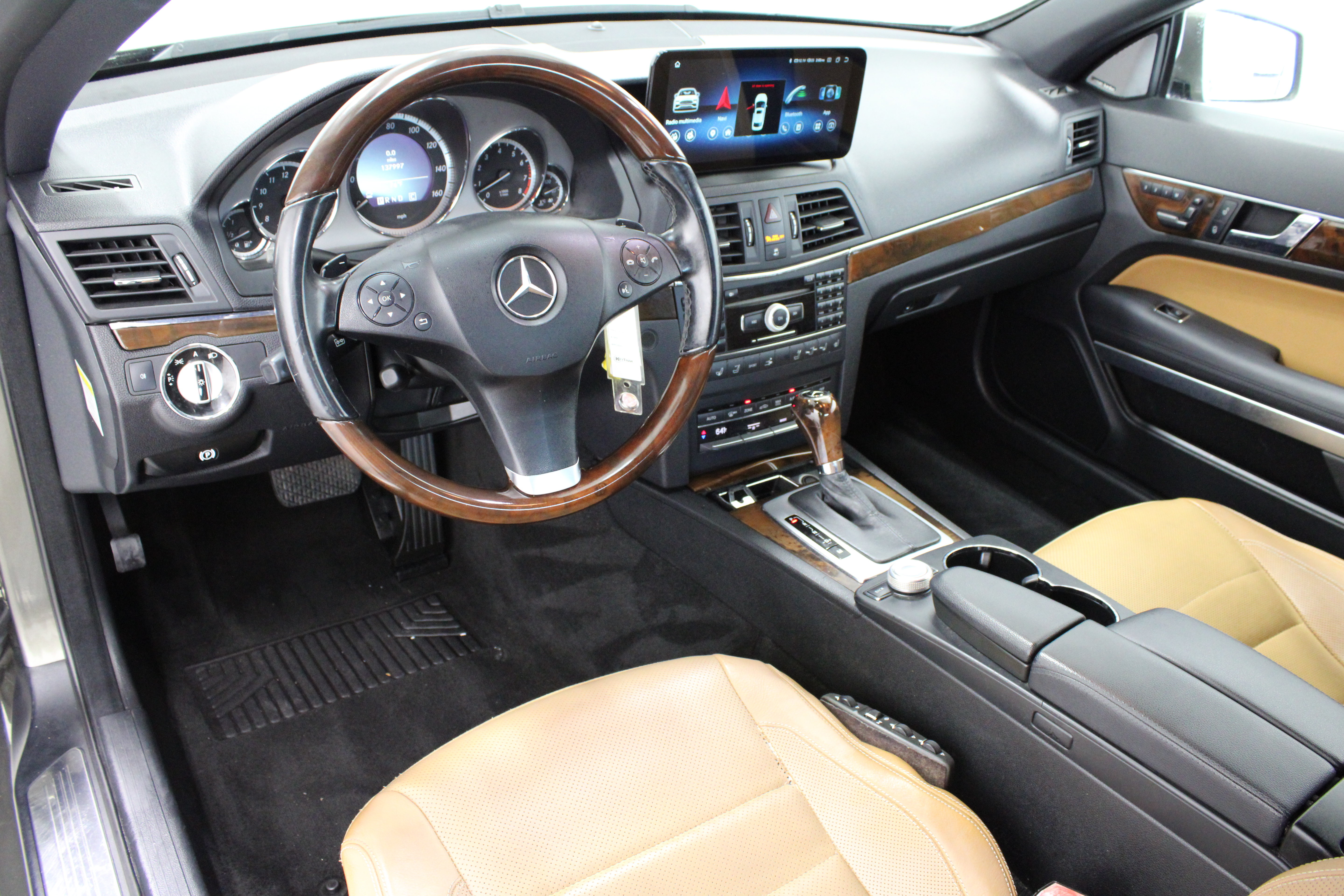 Used 2011 Mercedes-Benz E 550 Cabriolet image 13