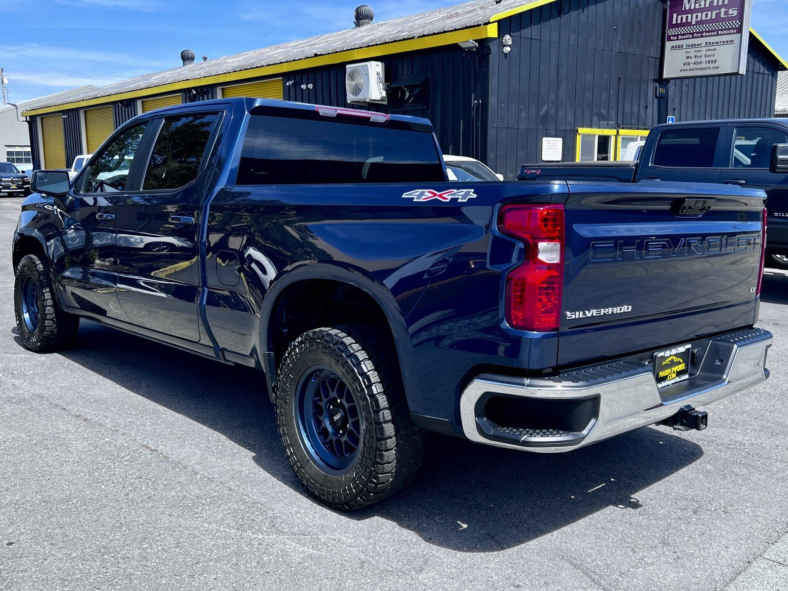 Used 2022 Chevrolet Silverado 1500 LT AWD/4WD image 8
