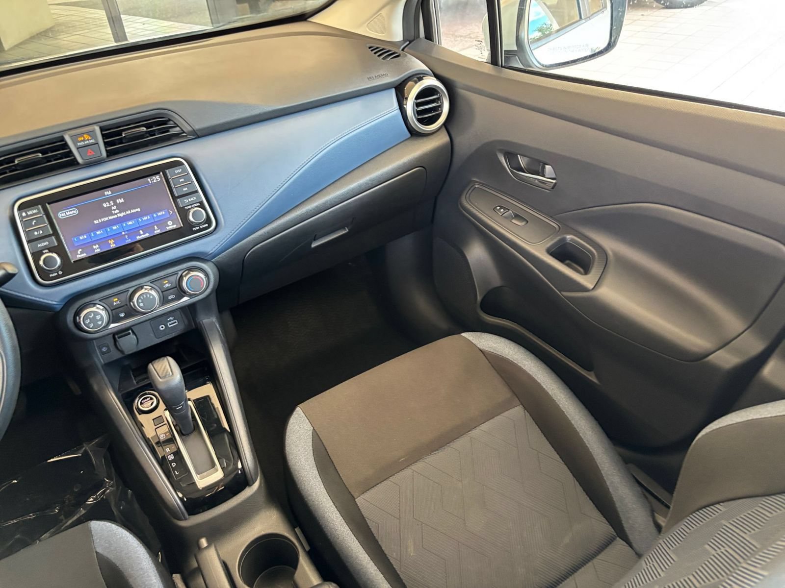 Used 2025 Nissan Versa SV FWD image 32