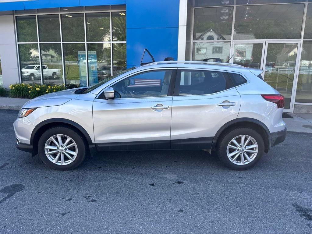 Used 2018 Nissan Rogue Sport SV w/ SV All-Weather Package AWD/4WD image 2