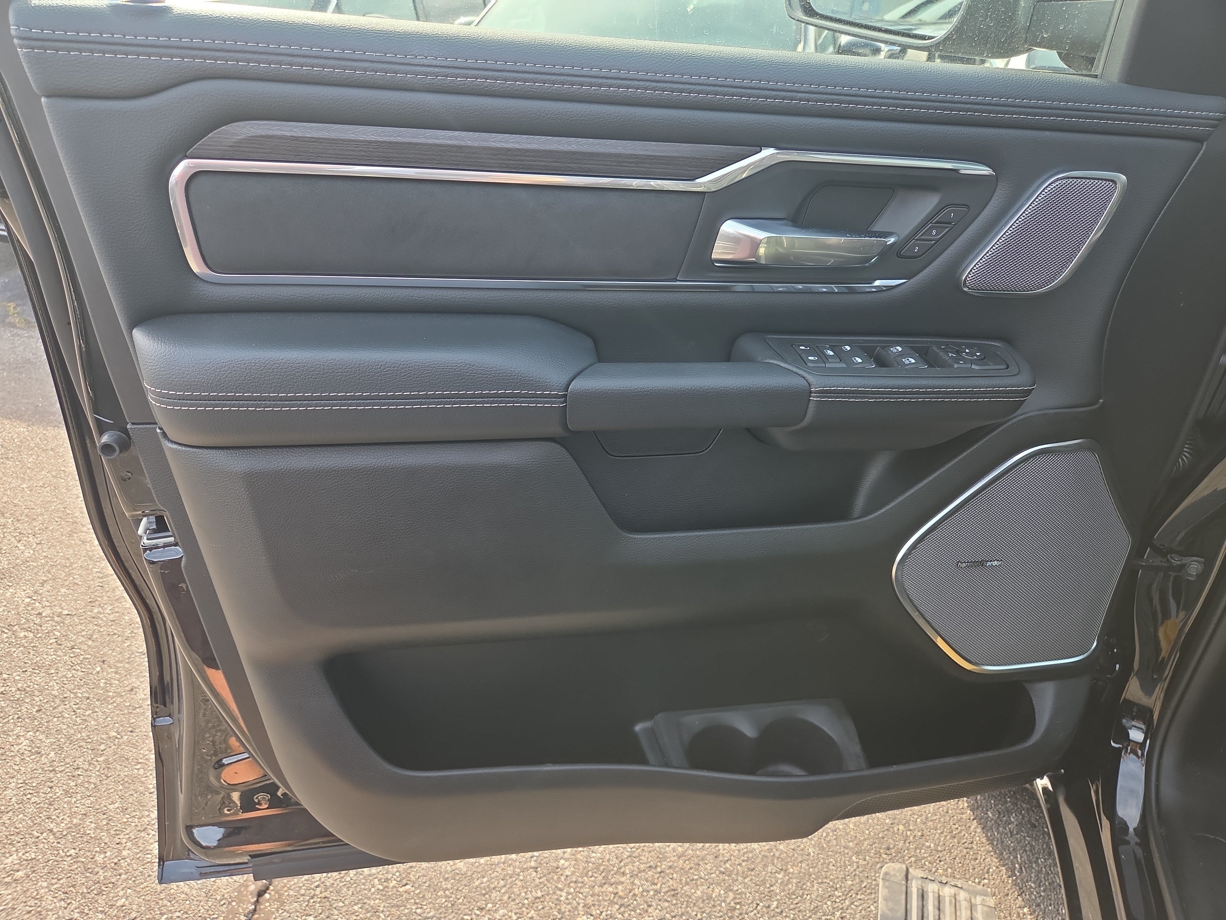 New 2026 RAM 1500 Laramie w/ Night Edition AWD/4WD image 5