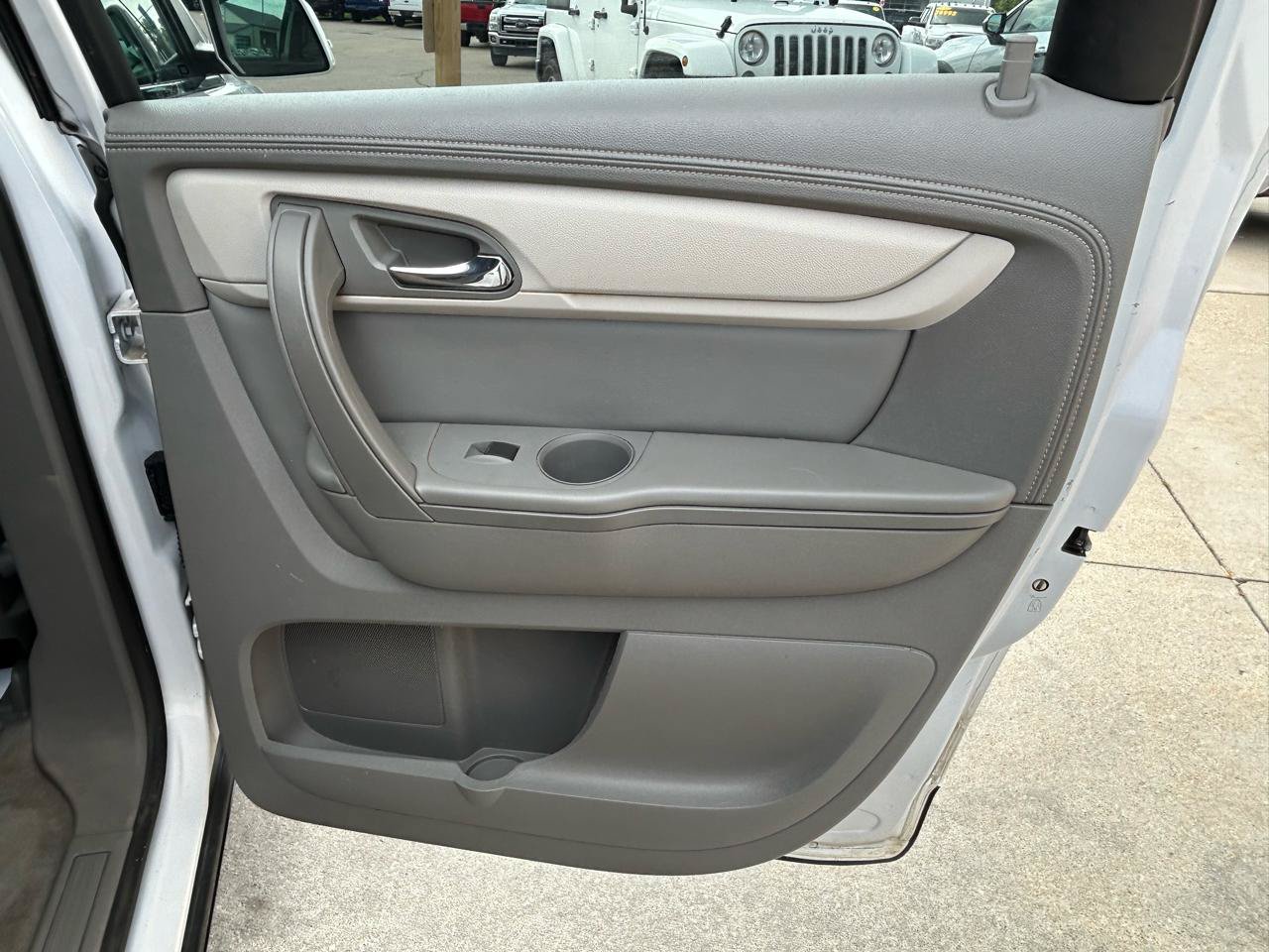 Used 2016 Chevrolet Traverse LT AWD/4WD image 16