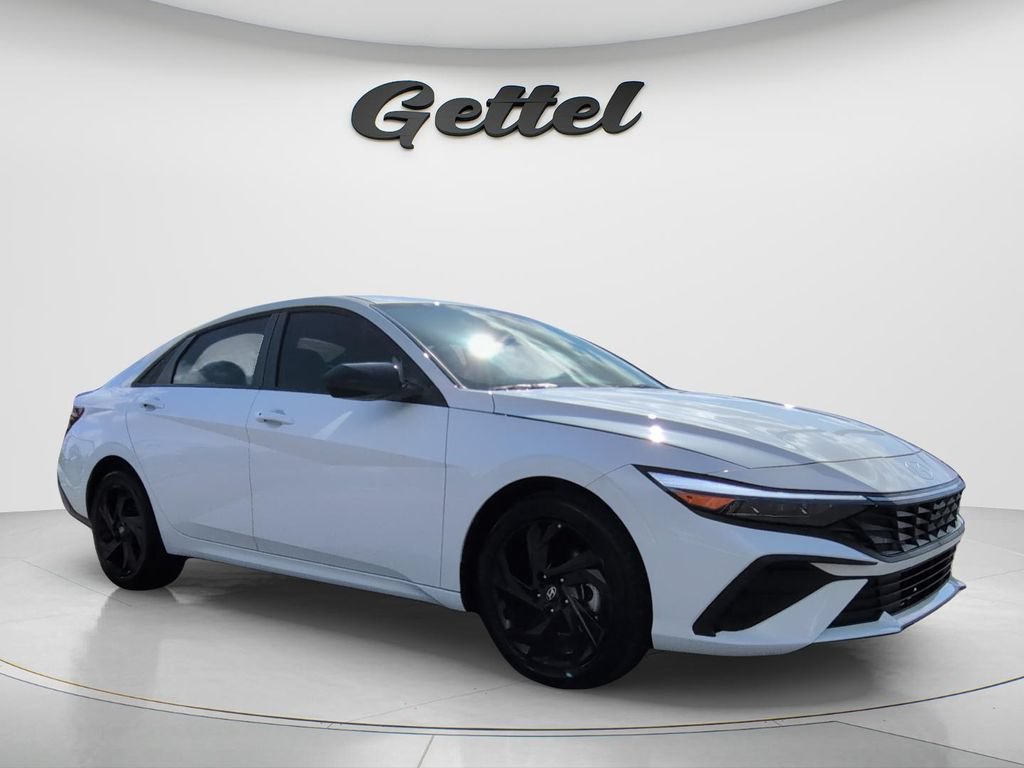 Certified 2026 Hyundai Elantra Sport FWD image 3