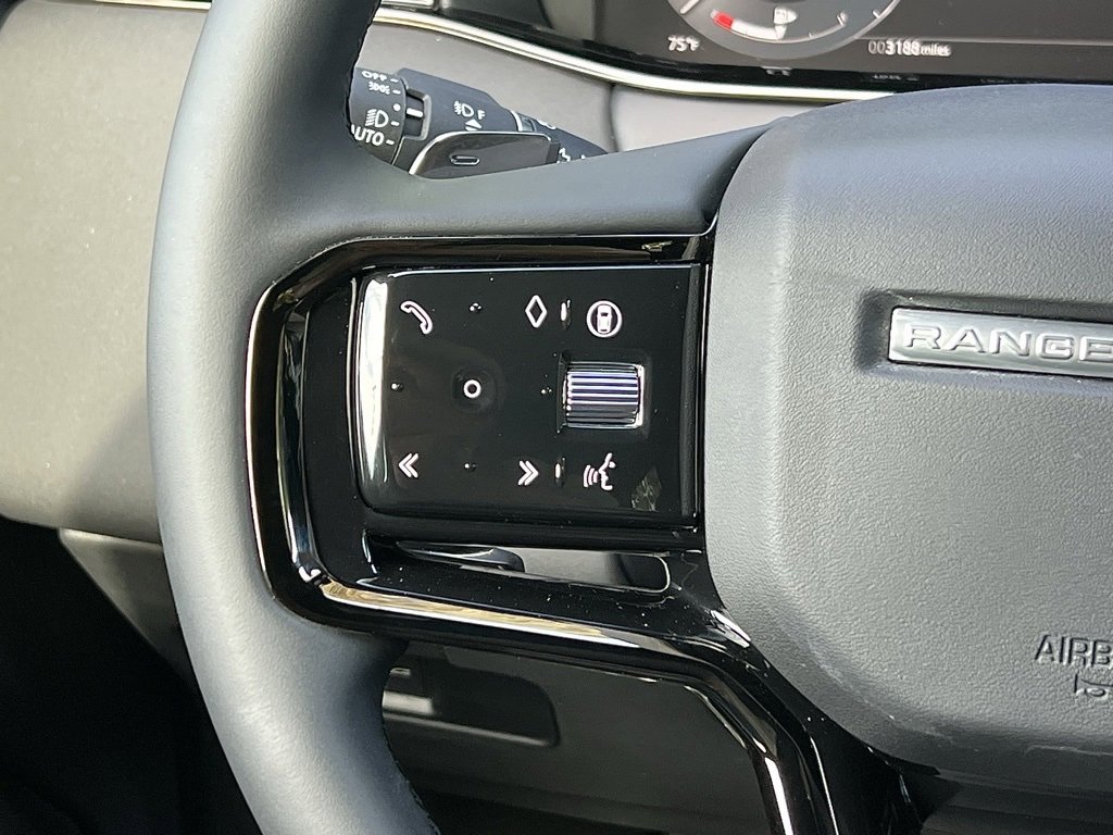 Used 2025 Land Rover Range Rover Evoque S image 38