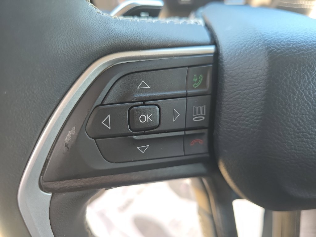 Used 2023 Jeep Grand Cherokee Limited image 22