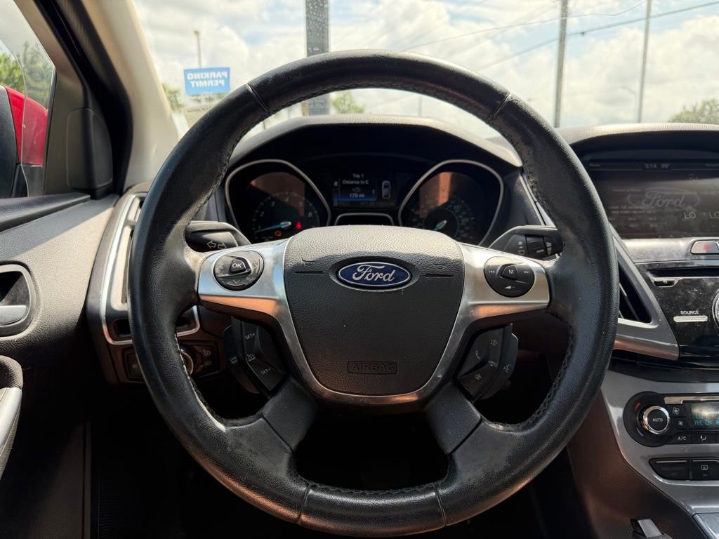 Used 2012 Ford Focus Titanium FWD image 11