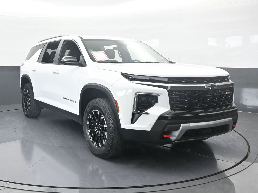 Used 2024 Chevrolet Traverse Z71 w/ Enhanced Driving Package image 9