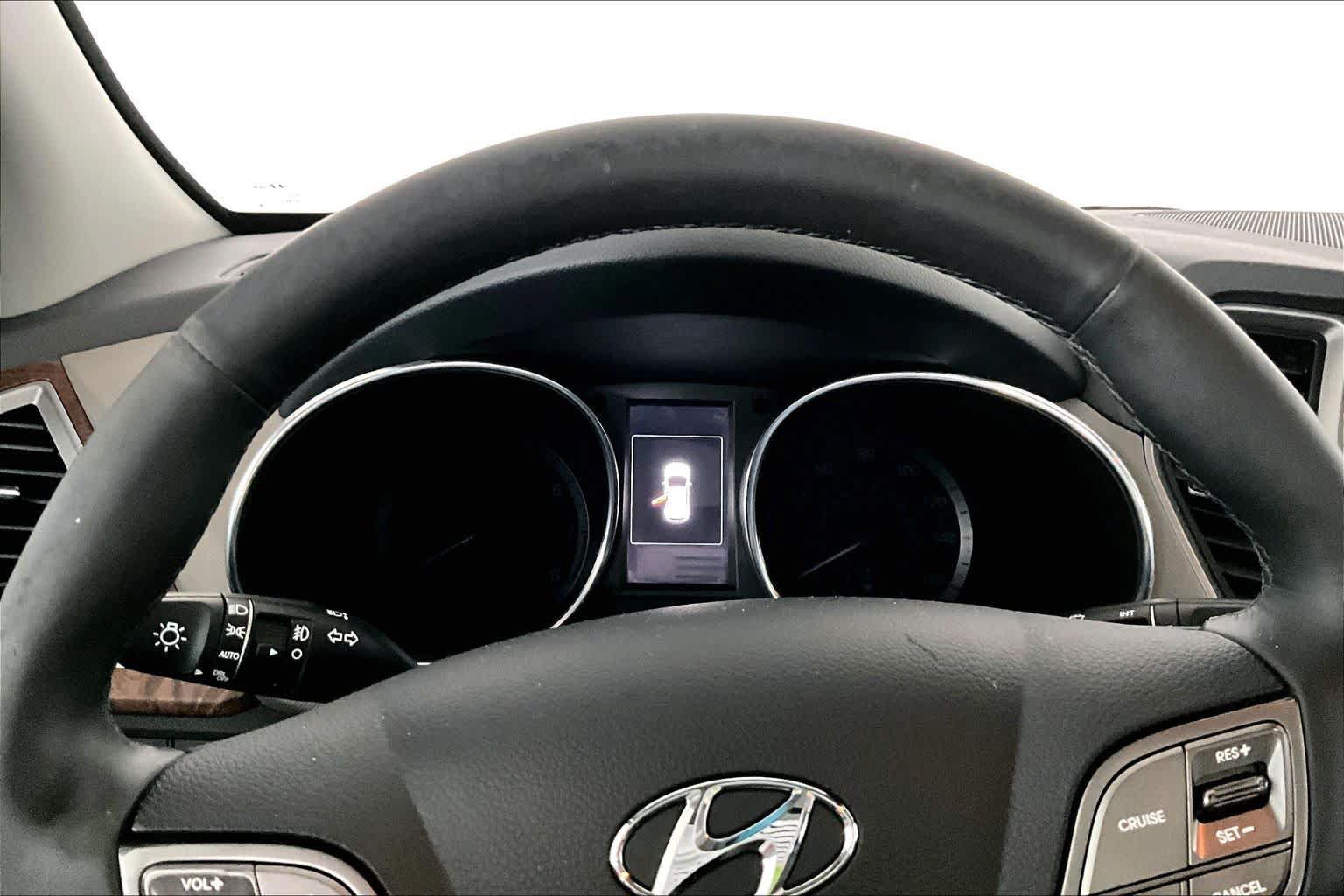 Used 2017 Hyundai Santa Fe Limited AWD/4WD image 26