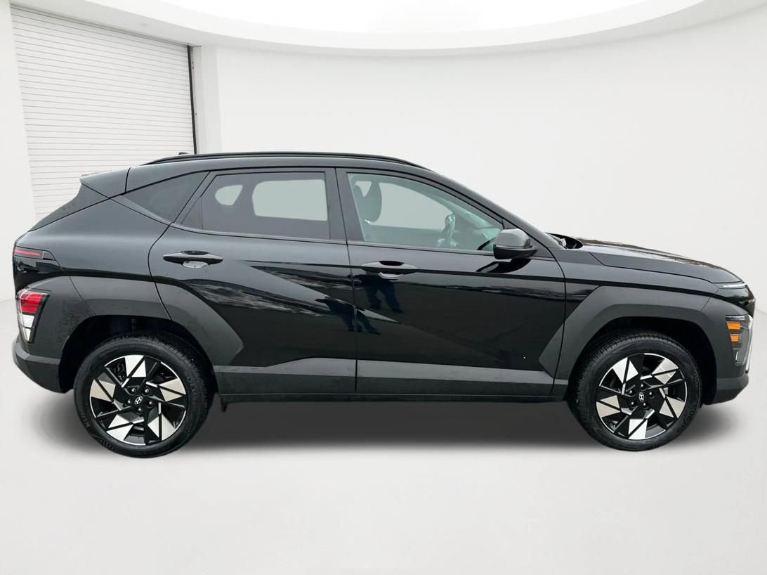 Certified 2024 Hyundai Kona SEL w/ Convenience Package image 4