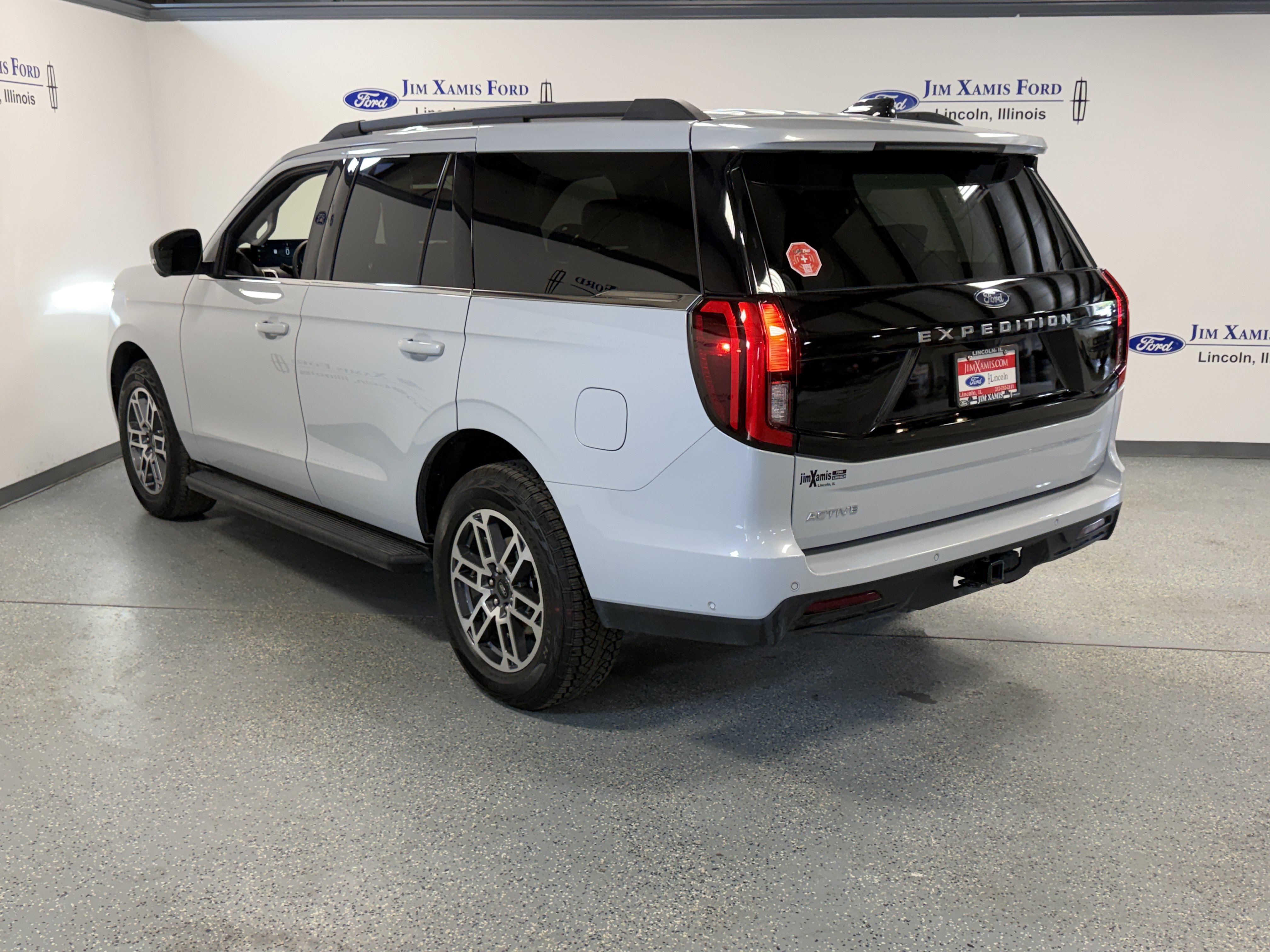 Used 2025 Ford Expedition Active AWD/4WD image 36