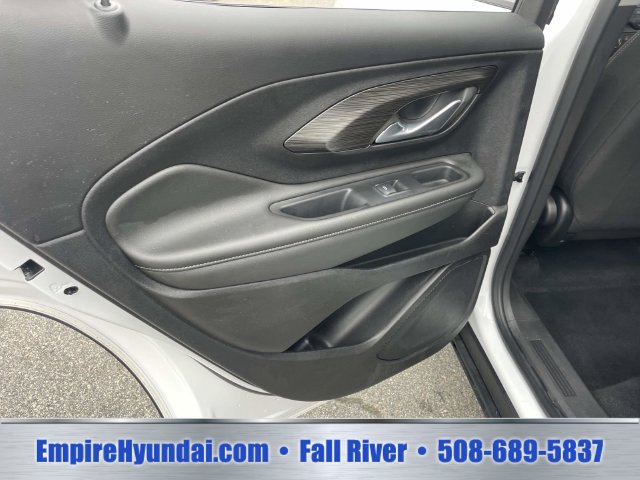 Used 2024 GMC Terrain SLE FWD image 16