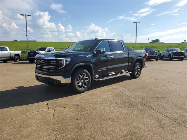 New 2026 GMC Sierra 1500 SLT image 3