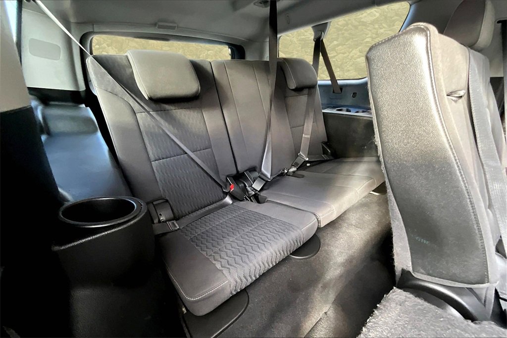 Used 2020 Chevrolet Suburban LS image 23