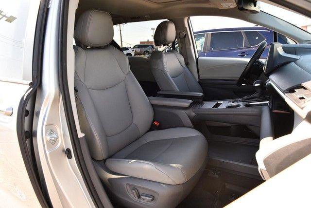 Used 2021 Toyota Sienna XLE w/ XLE Plus Package image 21