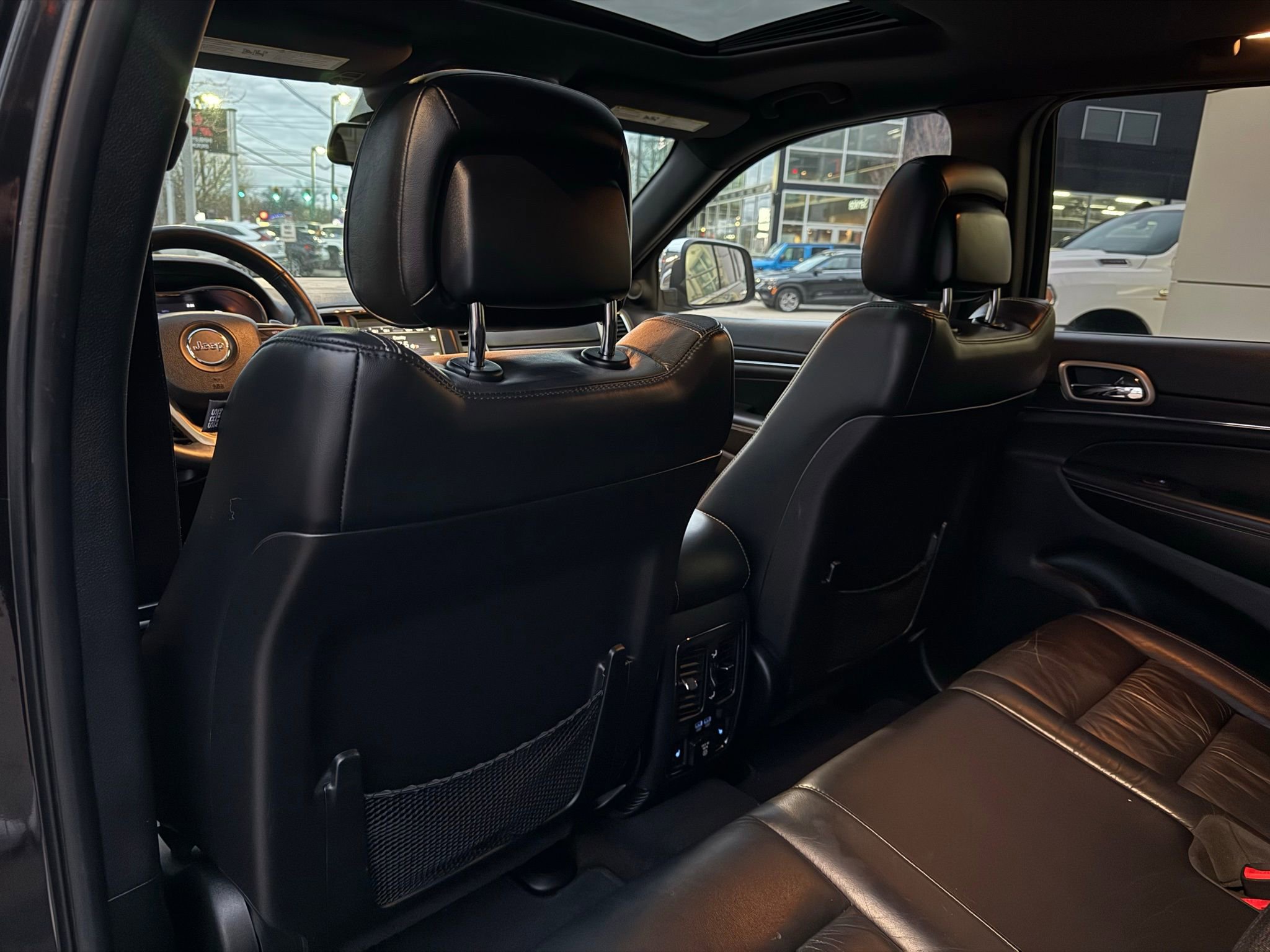 Used 2015 Jeep Grand Cherokee Limited image 35