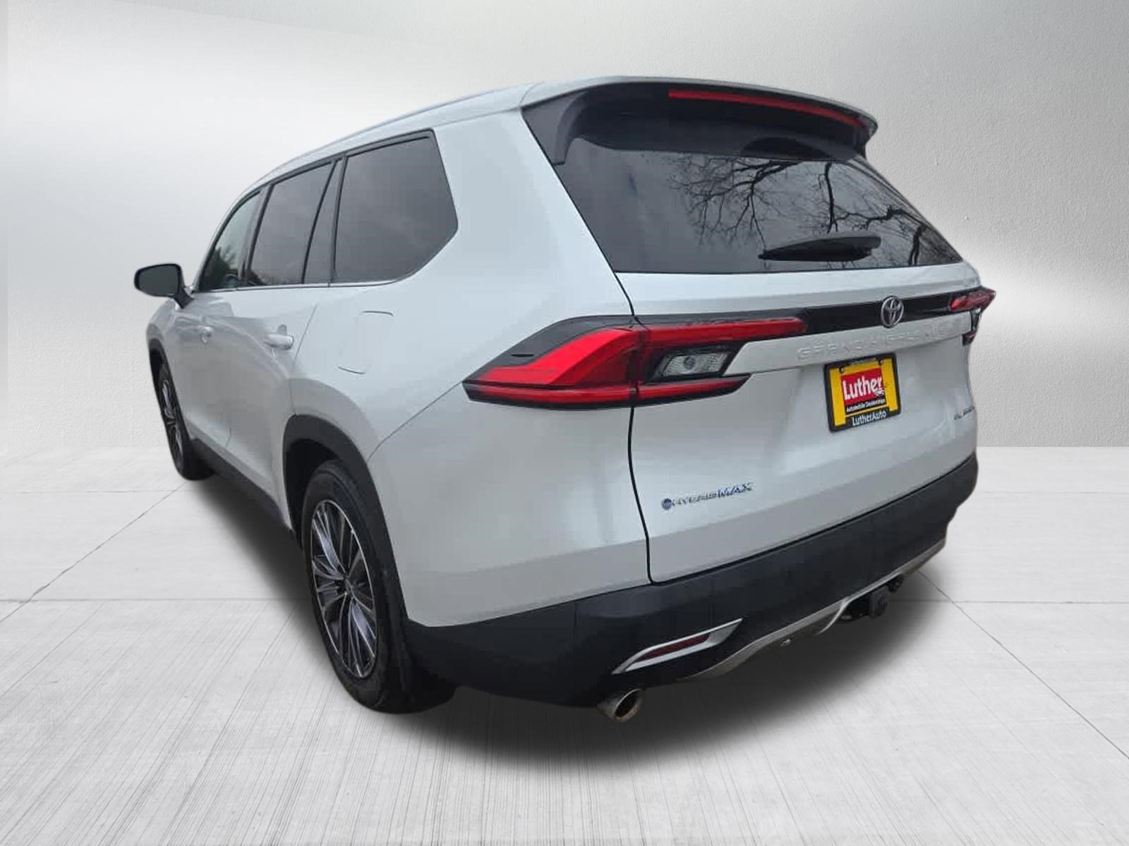 Used 2024 Toyota Grand Highlander AWD Hybrid image 5