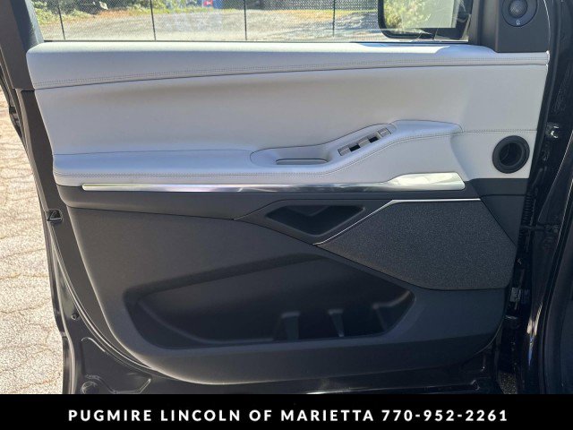 New 2025 Lincoln Navigator Reserve image 10