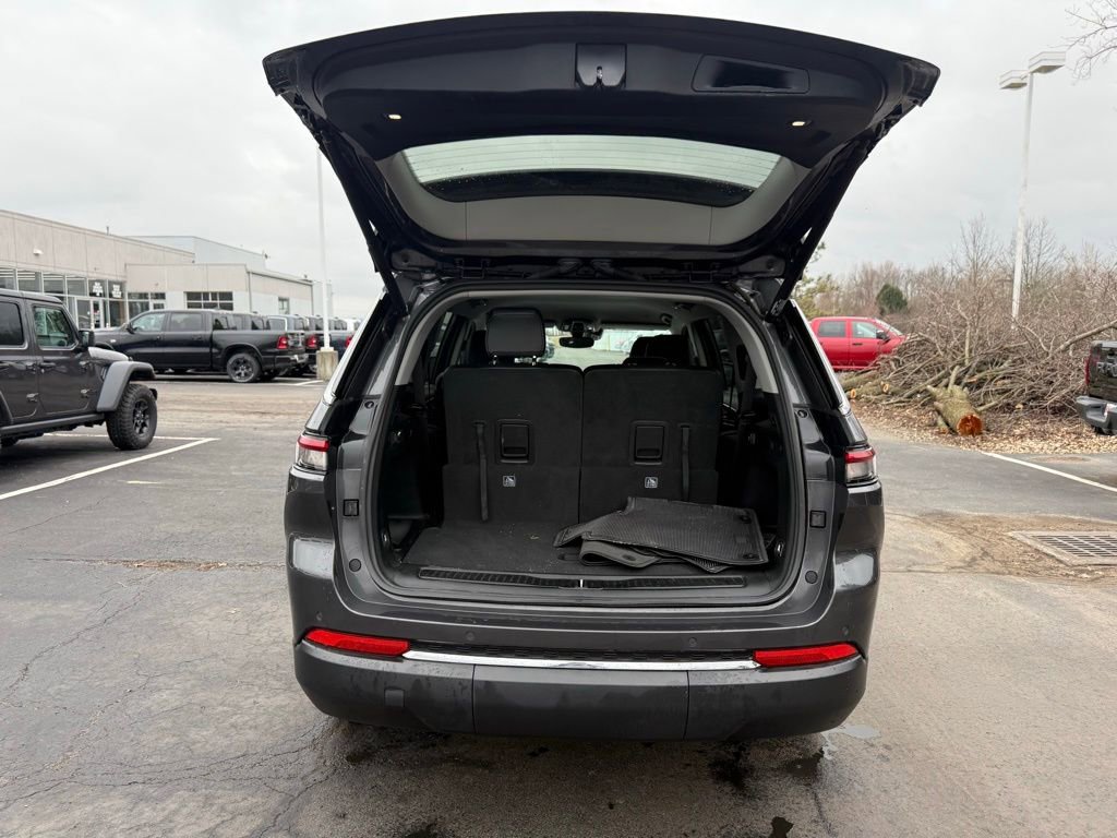 Used 2023 Jeep Grand Cherokee L Limited image 35