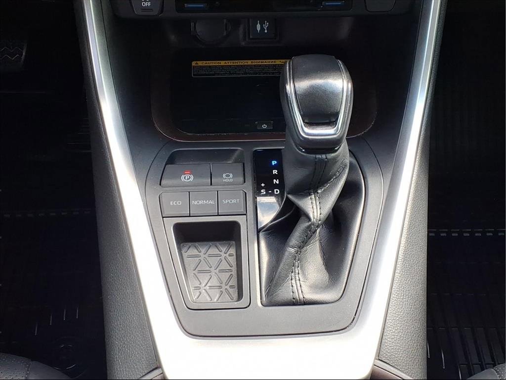 Used 2019 Toyota RAV4 Limited image 25