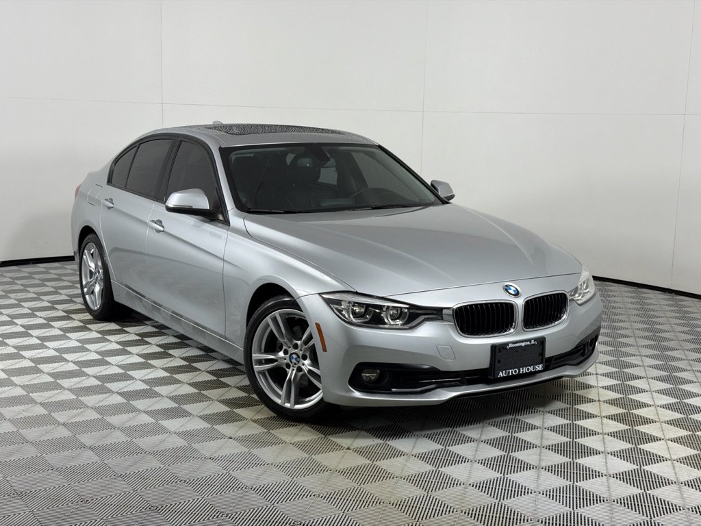 Used 2018 BMW 320i xDrive Sedan AWD/4WD image 2