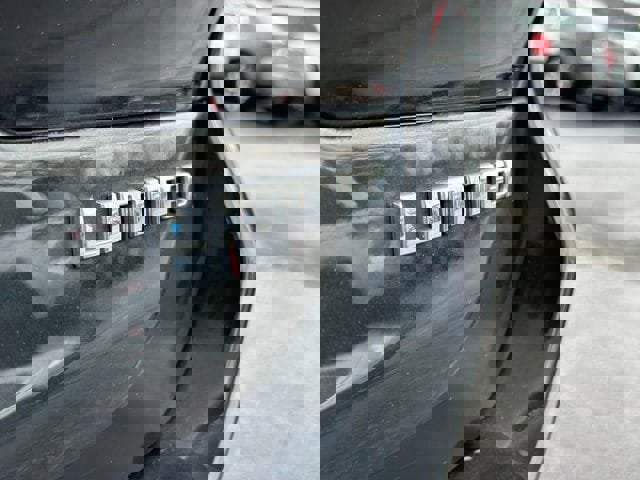 Used 2023 Jeep Grand Cherokee L Limited w/ Luxury Tech Group II image 19