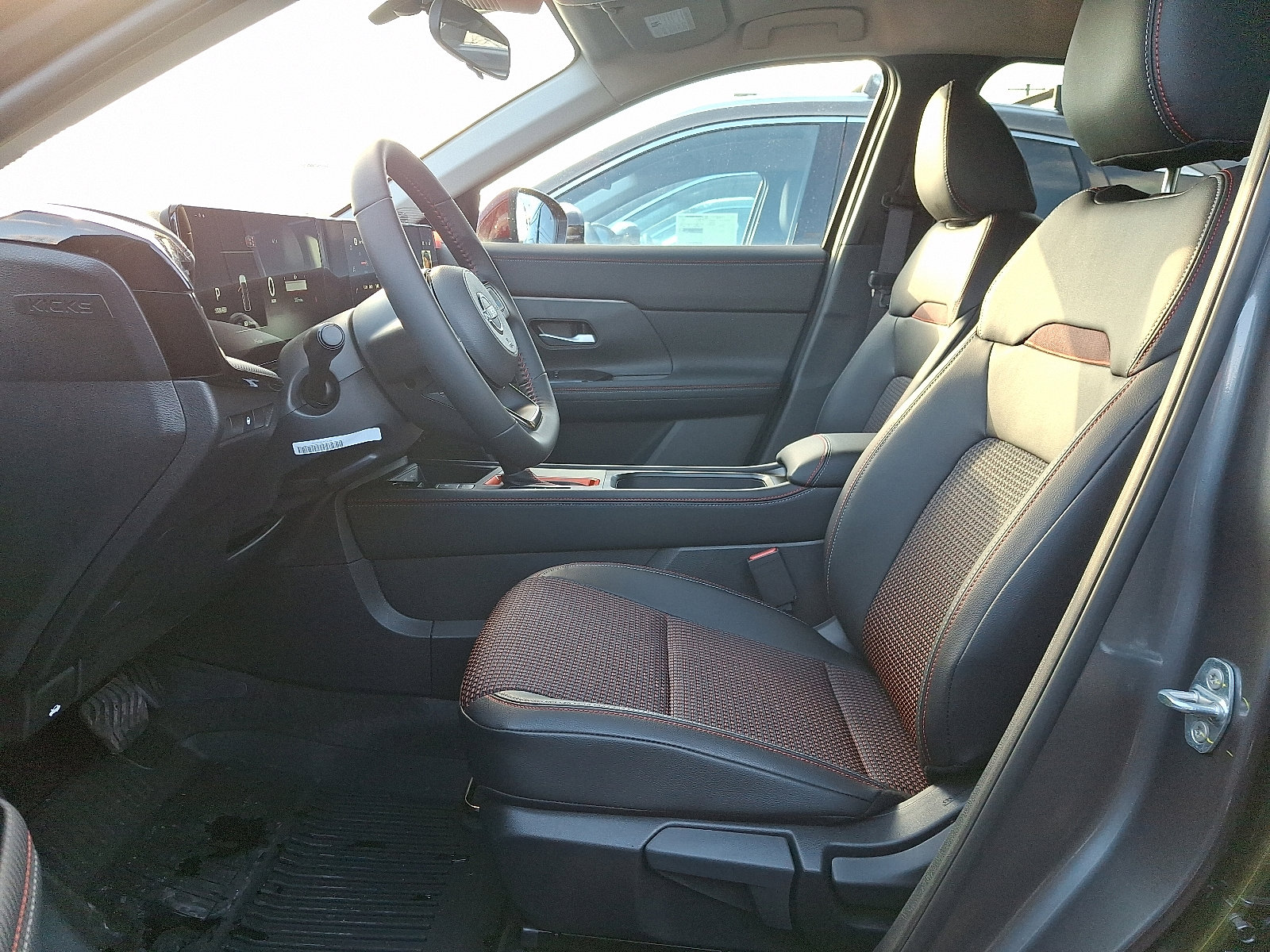 New 2026 Nissan Kicks SR w/ Cold Weather Package image 6