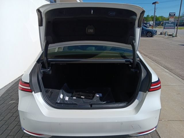 New 2025 BMW 530i xDrive w/ Premium Package AWD/4WD image 8