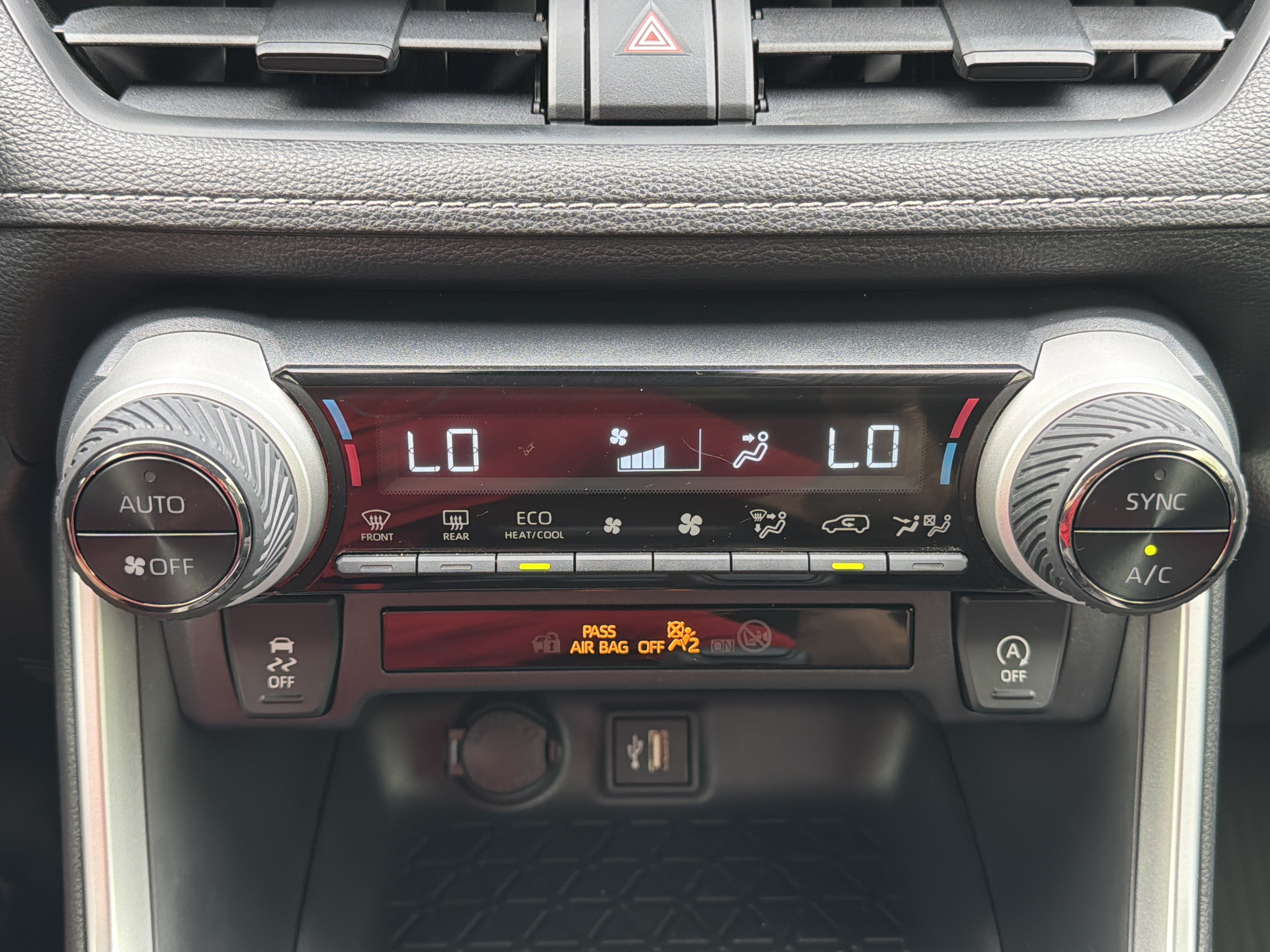 Used 2025 Toyota RAV4 XLE FWD image 7