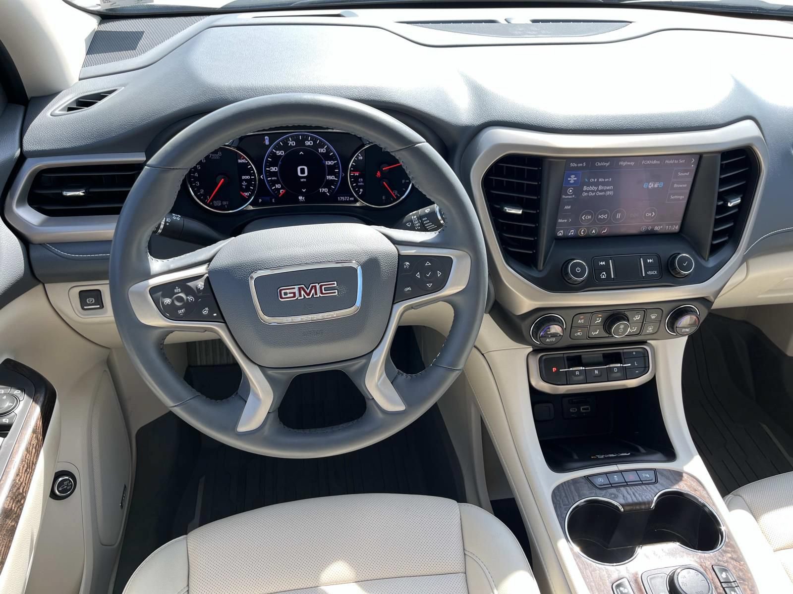Used 2021 GMC Acadia Denali w/ Denali Ultimate Package AWD/4WD image 12