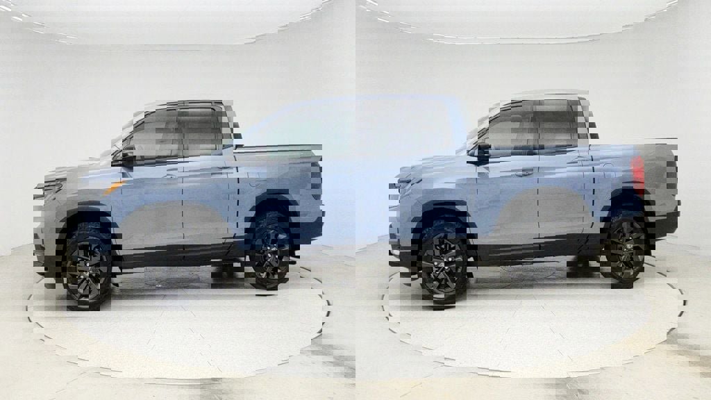 Used 2025 Honda Ridgeline Sport image 8