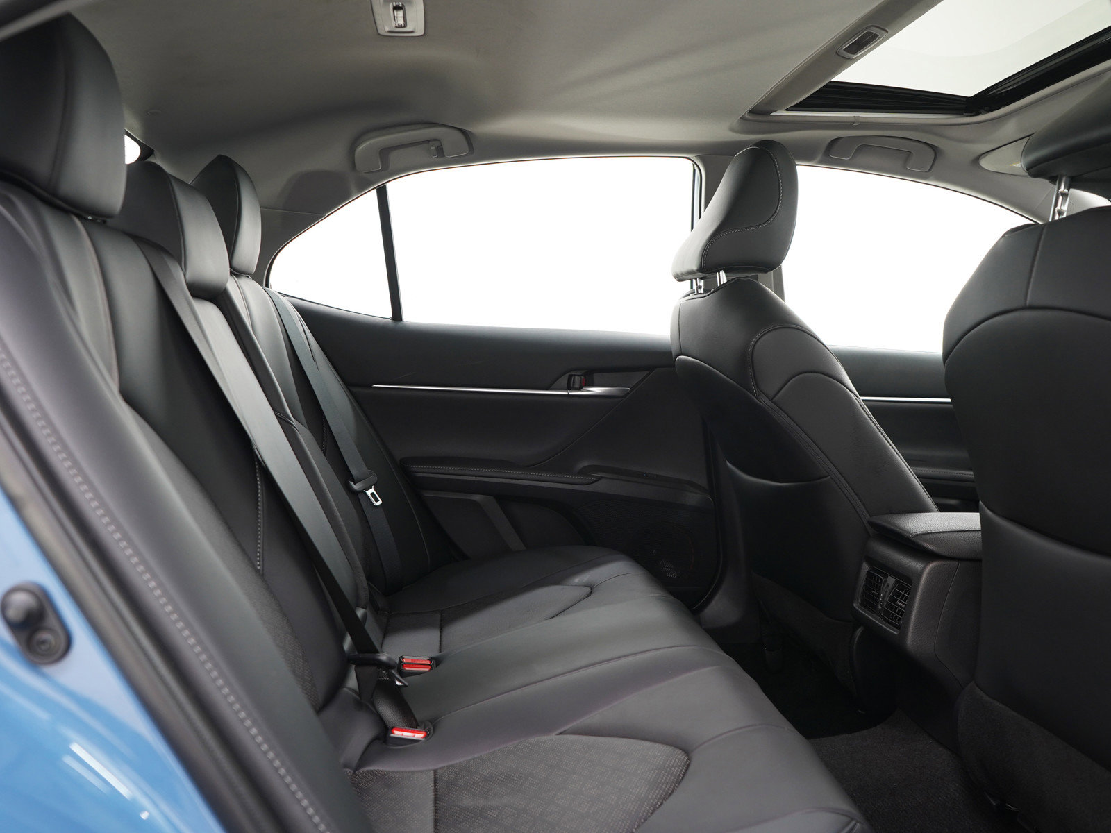 Used 2023 Toyota Camry XSE w/ Navigation Package FWD image 12