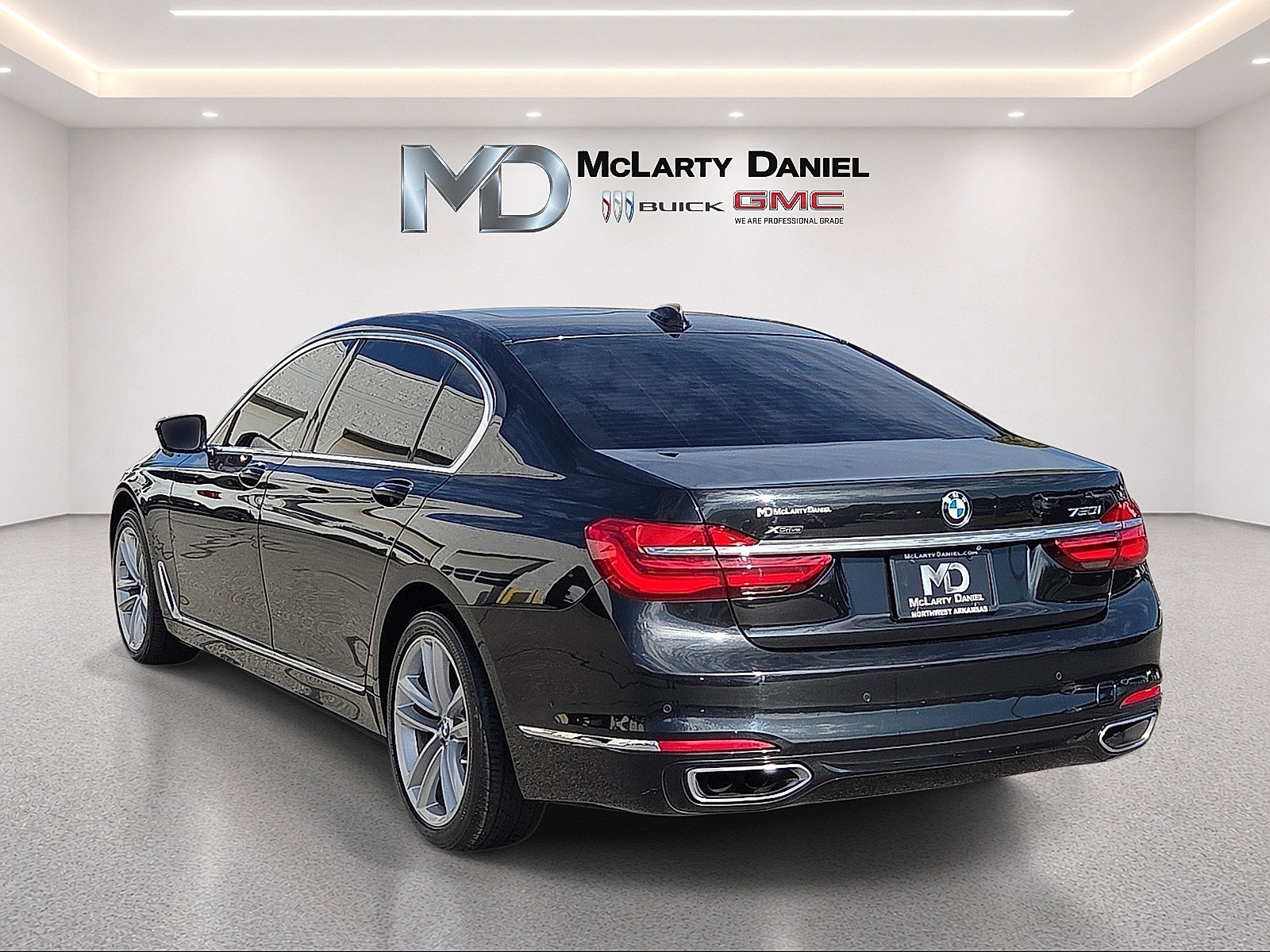 Used 2017 BMW 750i xDrive AWD/4WD image 13