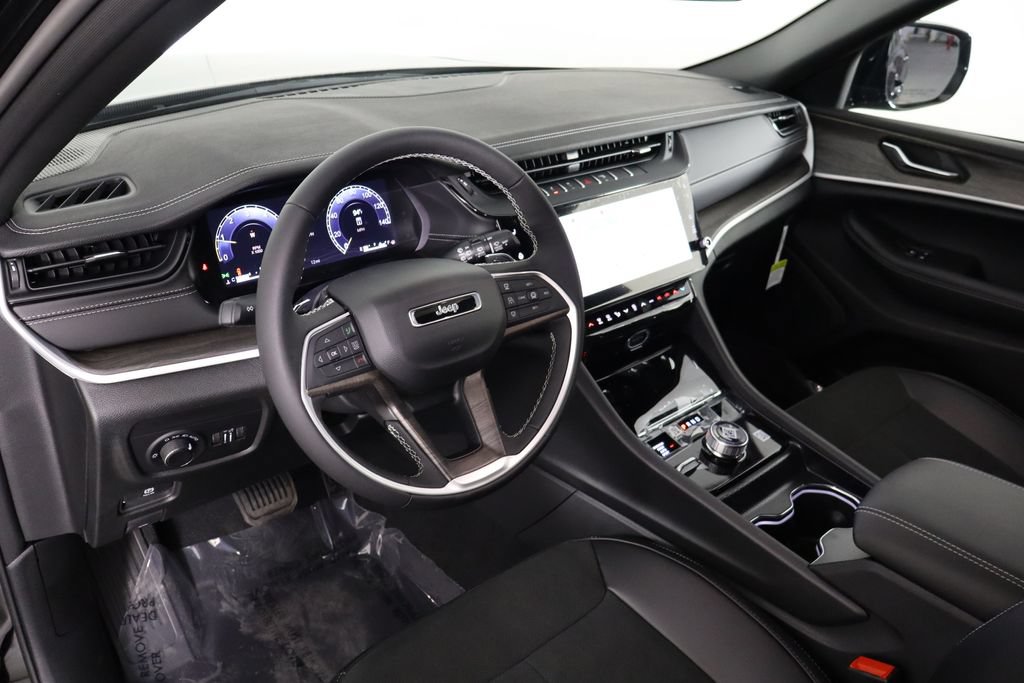 New 2027 Jeep Grand Cherokee Altitude AWD/4WD image 28